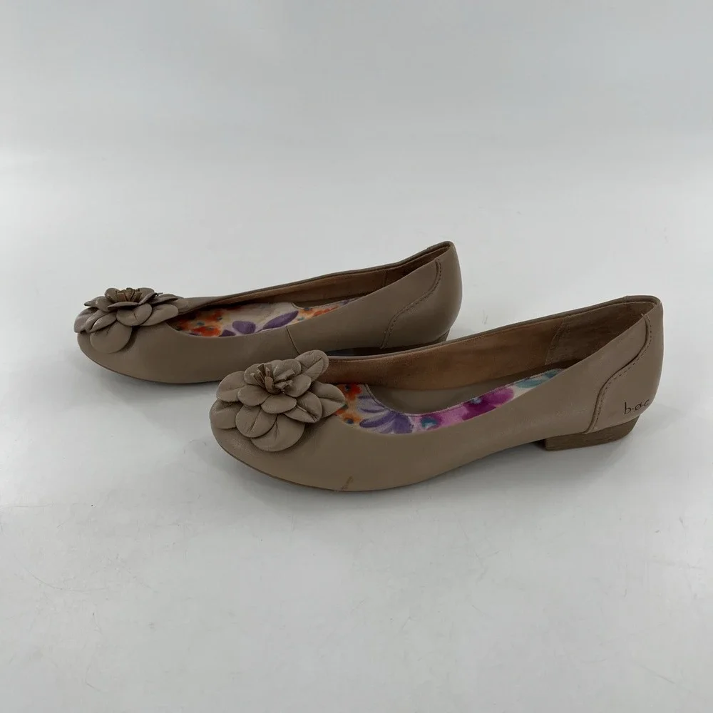 Born Concepts BOC Ballet Flats Womens 7 M Leather Nude‎ Beige Tan 3D Flower